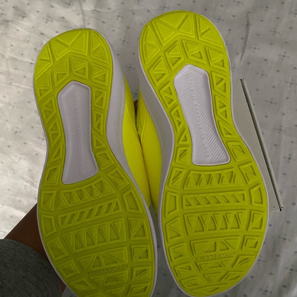 TechLoom Bliss Sneakers - Picture 4 of 6